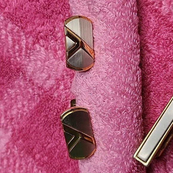 YSL Vintage 💯 Authentic  cufflinks box included - Picture 5 of 11